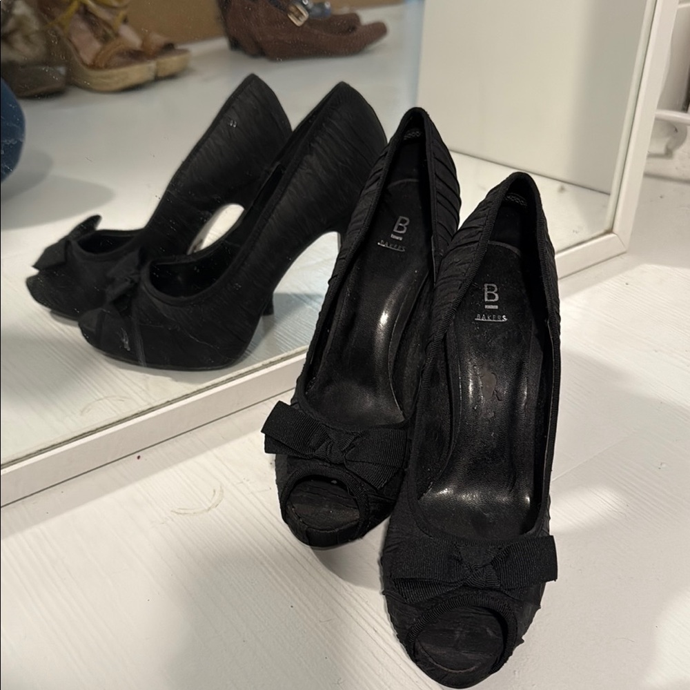 Black Peep-Toe Heels - Picture 3 of 9